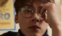 戴眼镜爆料娱乐圈的人是谁,揭秘娱乐圈神秘人物身份之谜