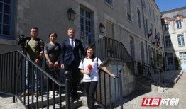 绍兴网红吃瓜事件视频曝光,视频曝光引发网友热议