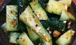 吃瓜网红照片怎么拍的,揭秘网红吃瓜照片的拍摄技巧与构图艺术