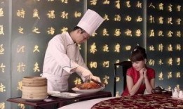 爆料缅甸大爷视频播放,视频走红网络，揭秘真实生活点滴