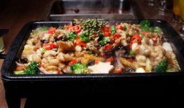 餐饮爆料牛蛙视频播放,网红视频带你探秘烹饪过程