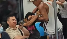 爆料缅甸大爷视频播放,视频走红网络，揭秘真实生活点滴